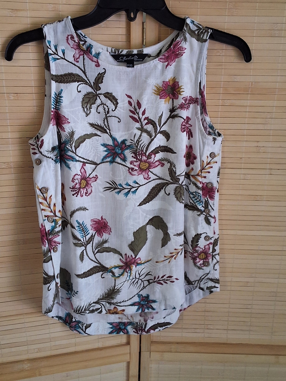 Charlie B White Floral Sleeveless Linen Blend Top